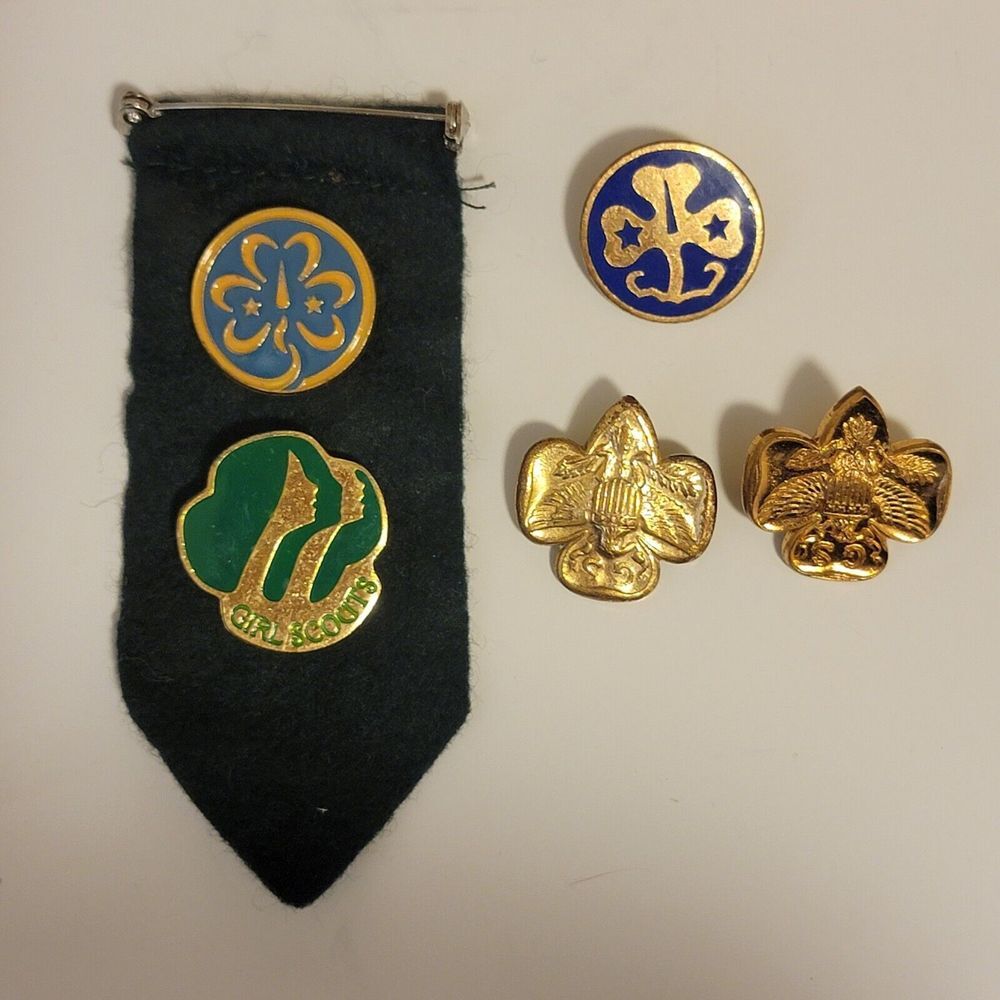 Vintage Lot of‎ 5 Girl Scout of America Pins